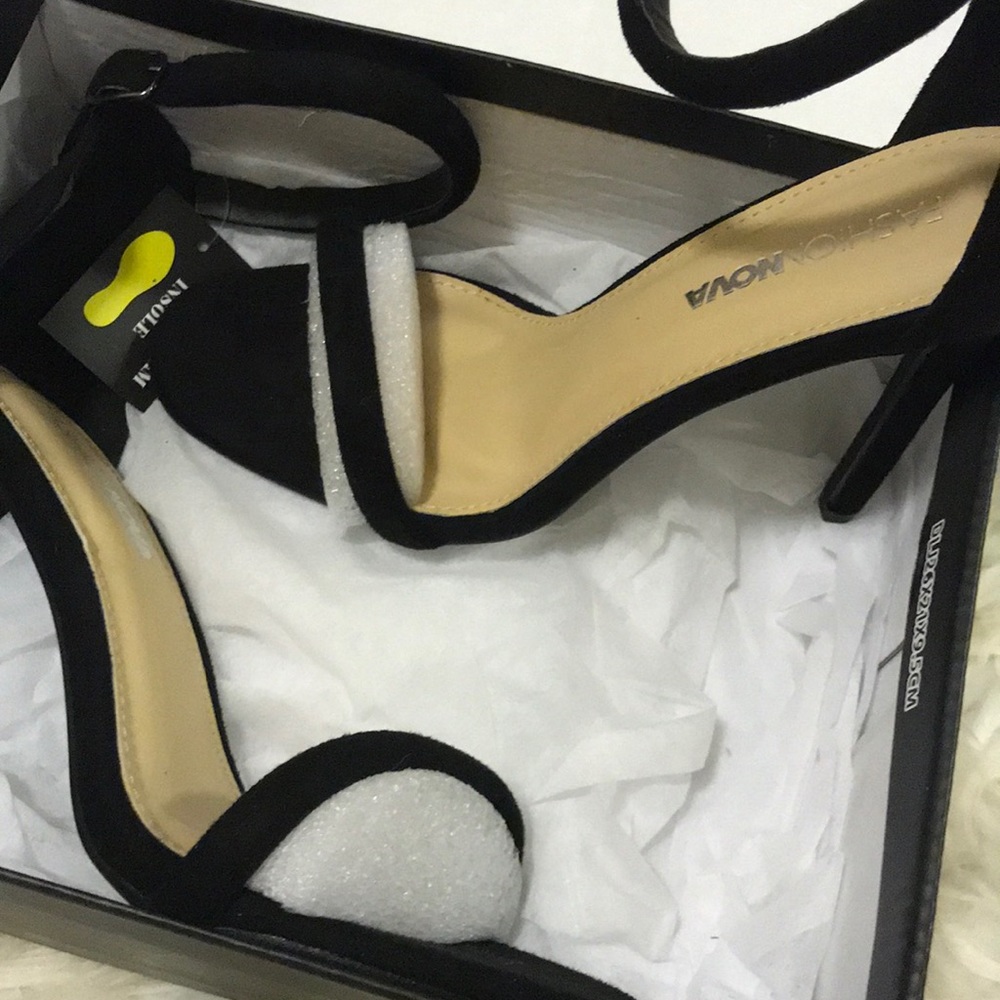 FashionNova heels